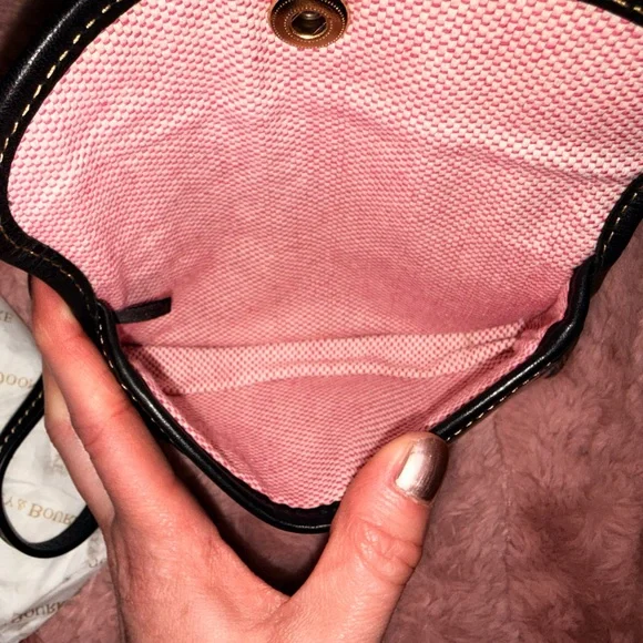 Dooney & Bourke VINTAGE RARE Black Croc-Embossed Wristlet - Picture 4 of 10